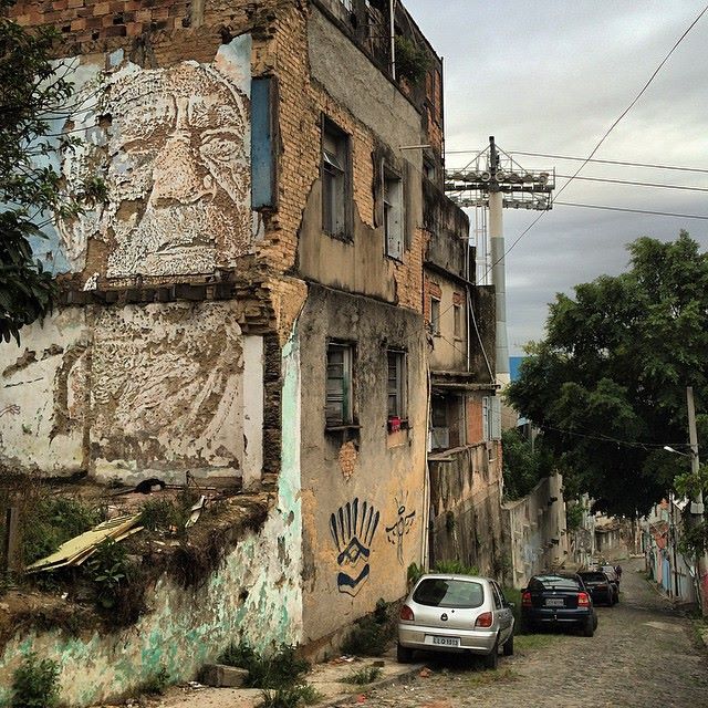 © Vhils // Morro da Providencia, favela de Rio de Janeiro 