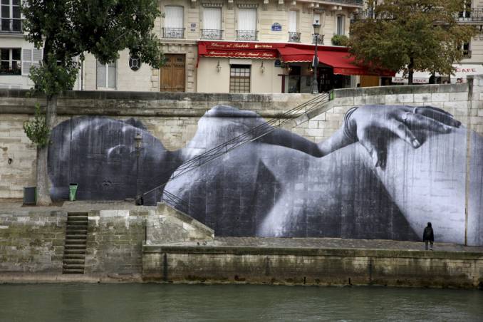 JR - street art - paris - quai de seine - paris