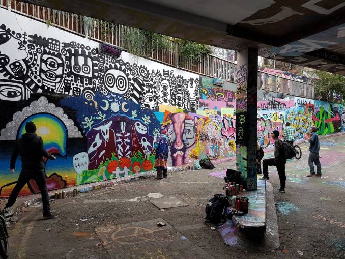 graffiti - leak street - waterloo - londres