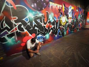 les gens - rwick - hors cadre - street art avenue - vannes