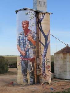 fintan magee - street art - patchewollock - australie