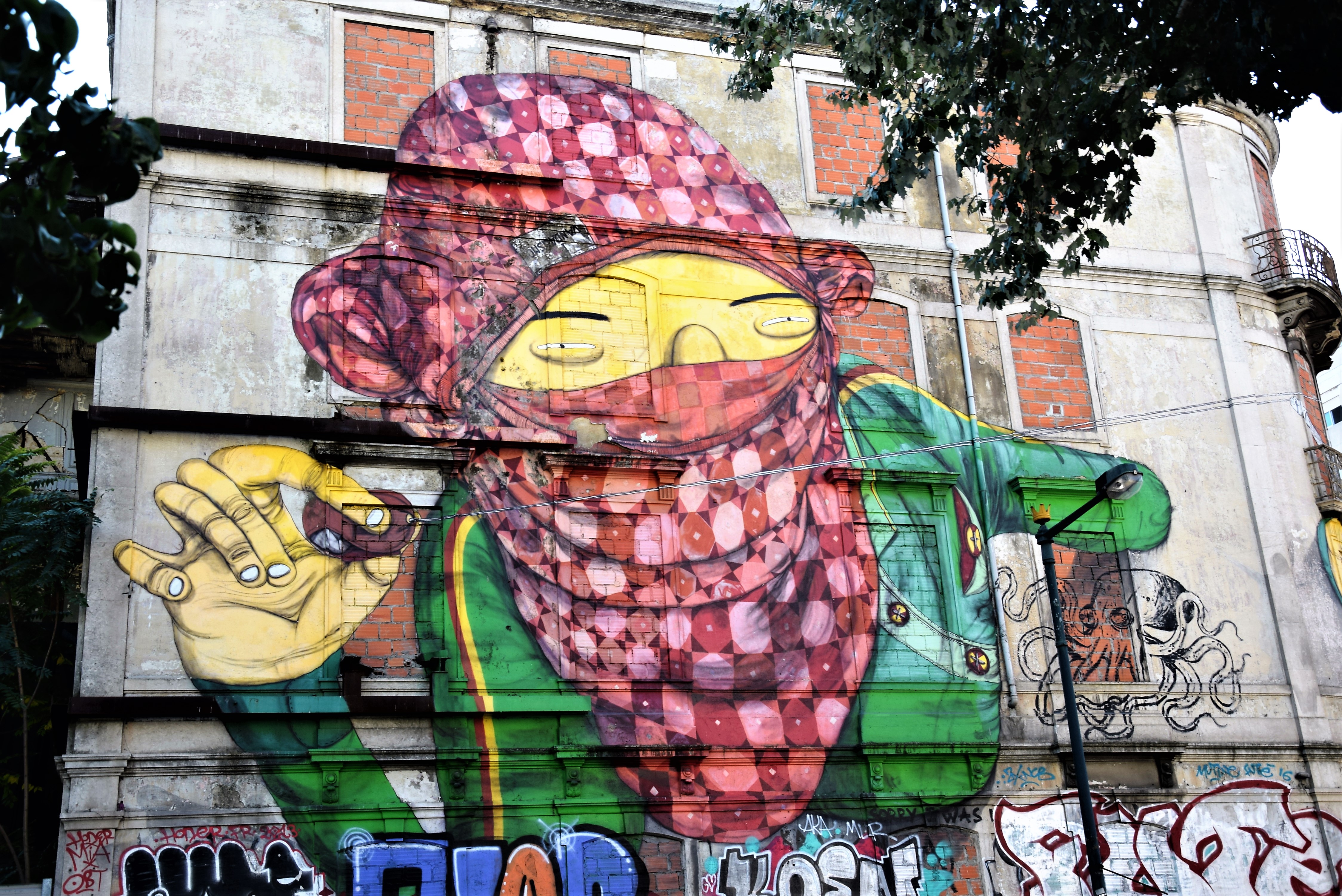os gemeos - street art - lisbonne
