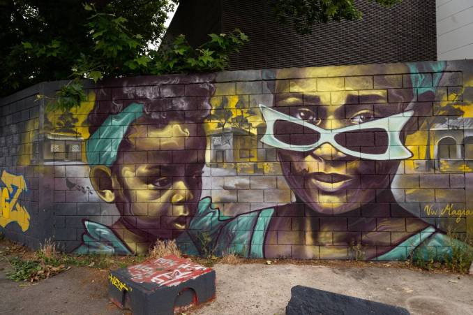 viv magia - street art avenue - aubervilliers - france