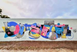 l'outsider - street art avenue - baron bay - australie
