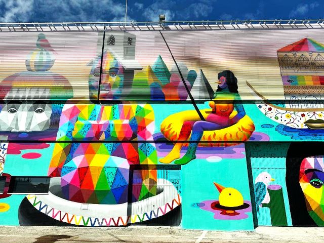 okuda - street art avenue - cadix - espagne