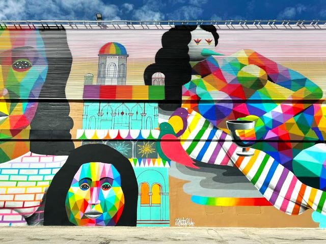 okuda - street art avenue - cadix - espagne