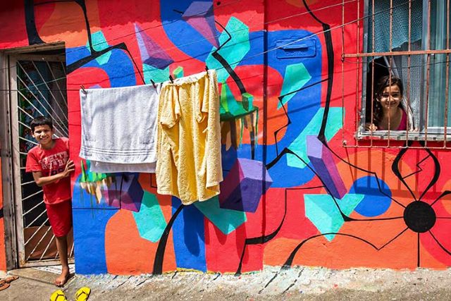 meeting of favela - street art avenue - rio de janeiro - brésil