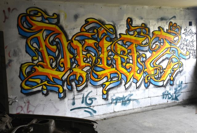 mausolée - street art avenue - paris - france