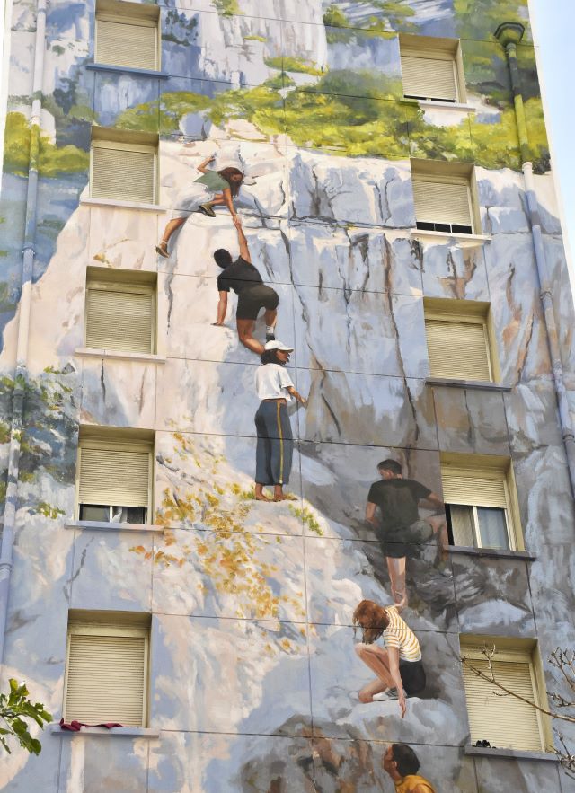 rouge hartley - street art avenue - marseille - france