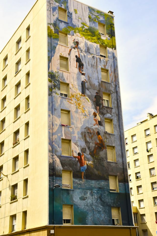 rouge hartley - street art avenue - marseille - france